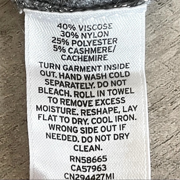 Caslon Metallic Lurex Sweater M Gray Silver Cashmere Blend Crewneck Pullover - Picture 10 of 10